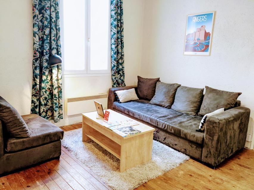 Coeur De Ville Appartement Meuble 昂热 外观 照片